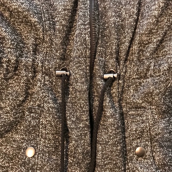 🎉 SOLD 🎉 Beautiful and warm winter jacket - Picture 3 of 3